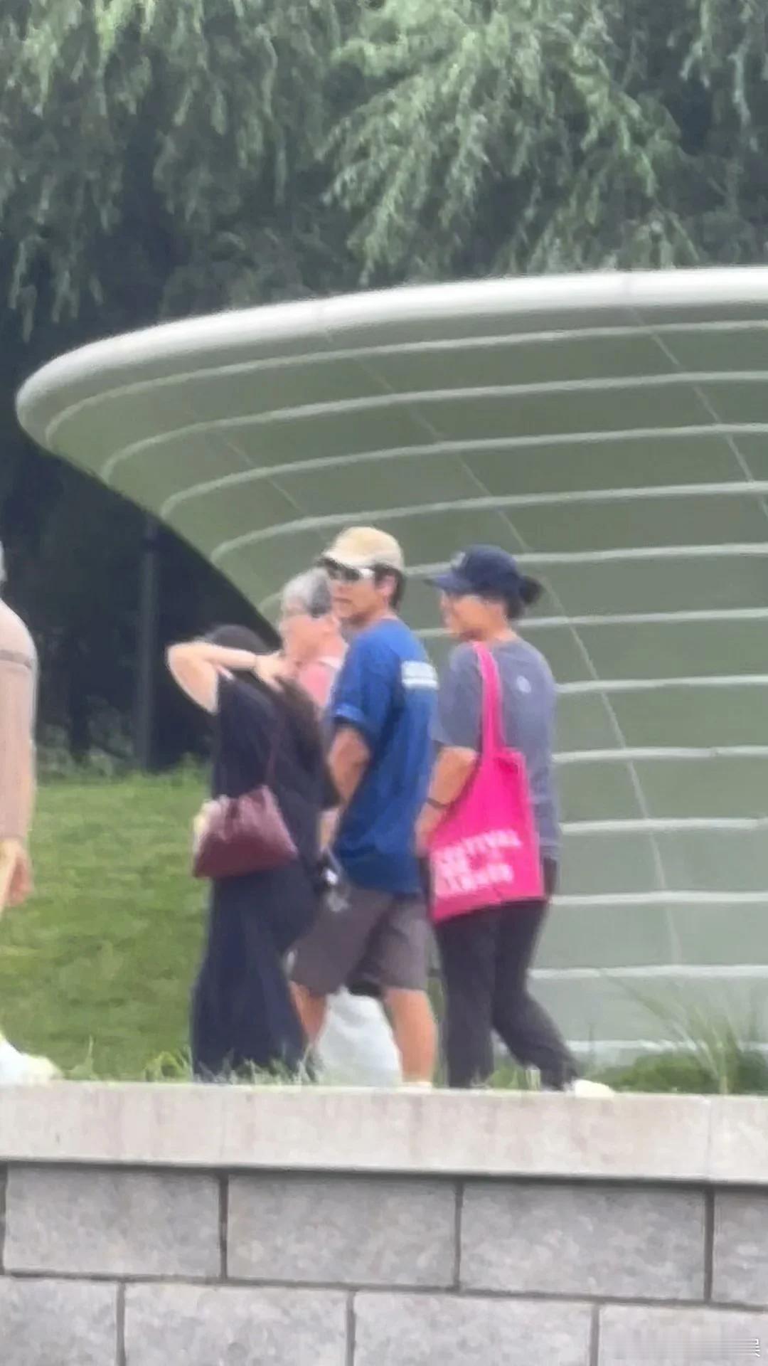 亮马河偶遇彭于晏 什么？？？你说在哪？？？ ​​​