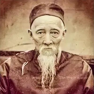 1937年12月，日军攻占山东泰安。日军逼迫泰安名儒曹兰芹充当维持会会长，78岁