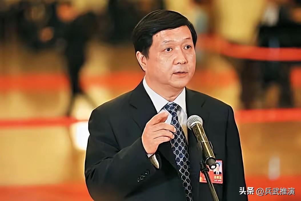 就在这两天，中科院的官网上，有个变化不简单：歼-20的总设计师杨伟，简历被撤了