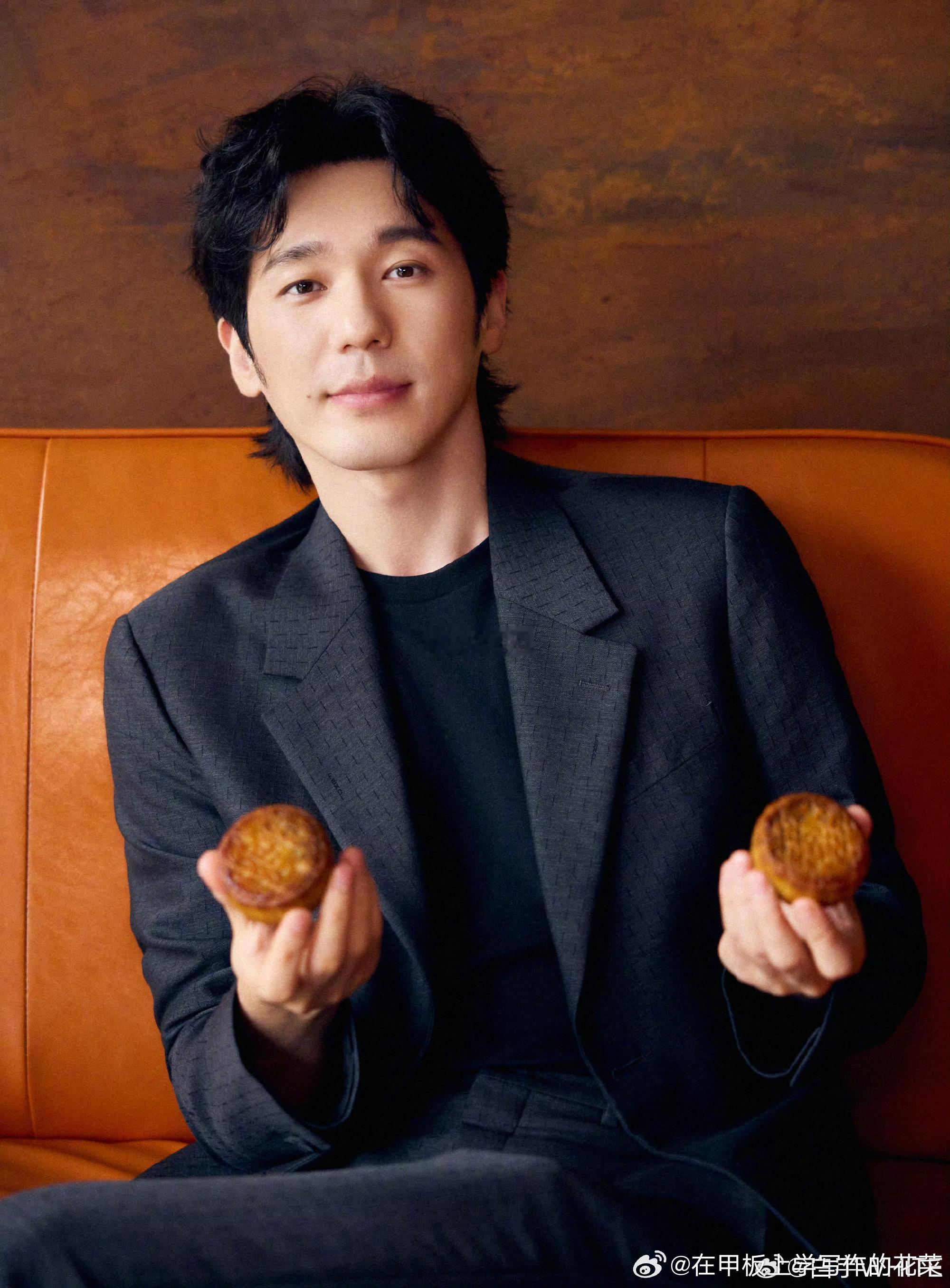 白宇演出了道心破碎的落魄感 曾经鲜亮的一身红衣如今只剩下孤寂，白宇把那种理想被现