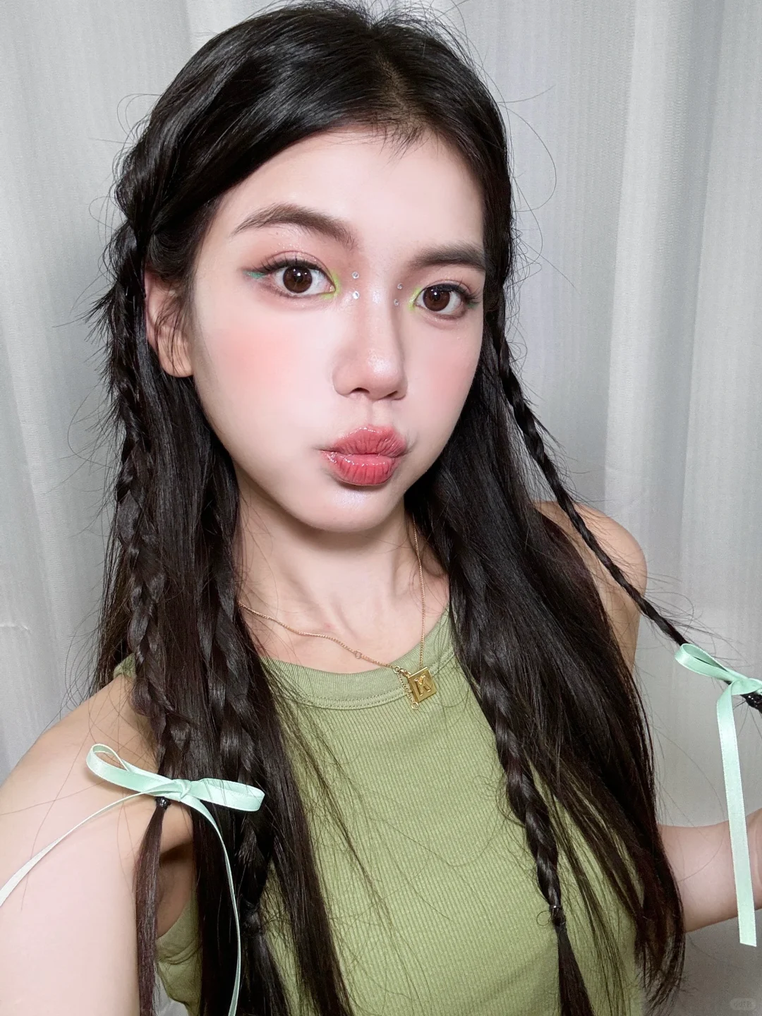 给自己存一下陈奕迅演唱会妆发🍃