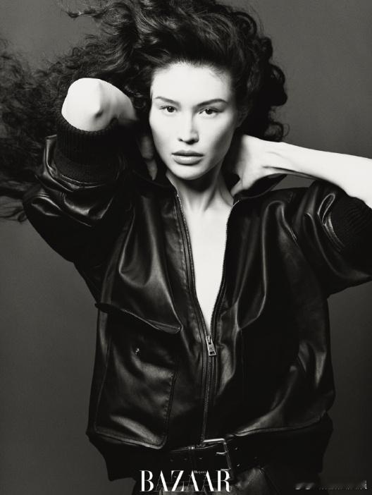 何穗月子后做了二次手术何穗说没有年龄焦虑 《时尚芭莎》最新采访，透露自己月子结束