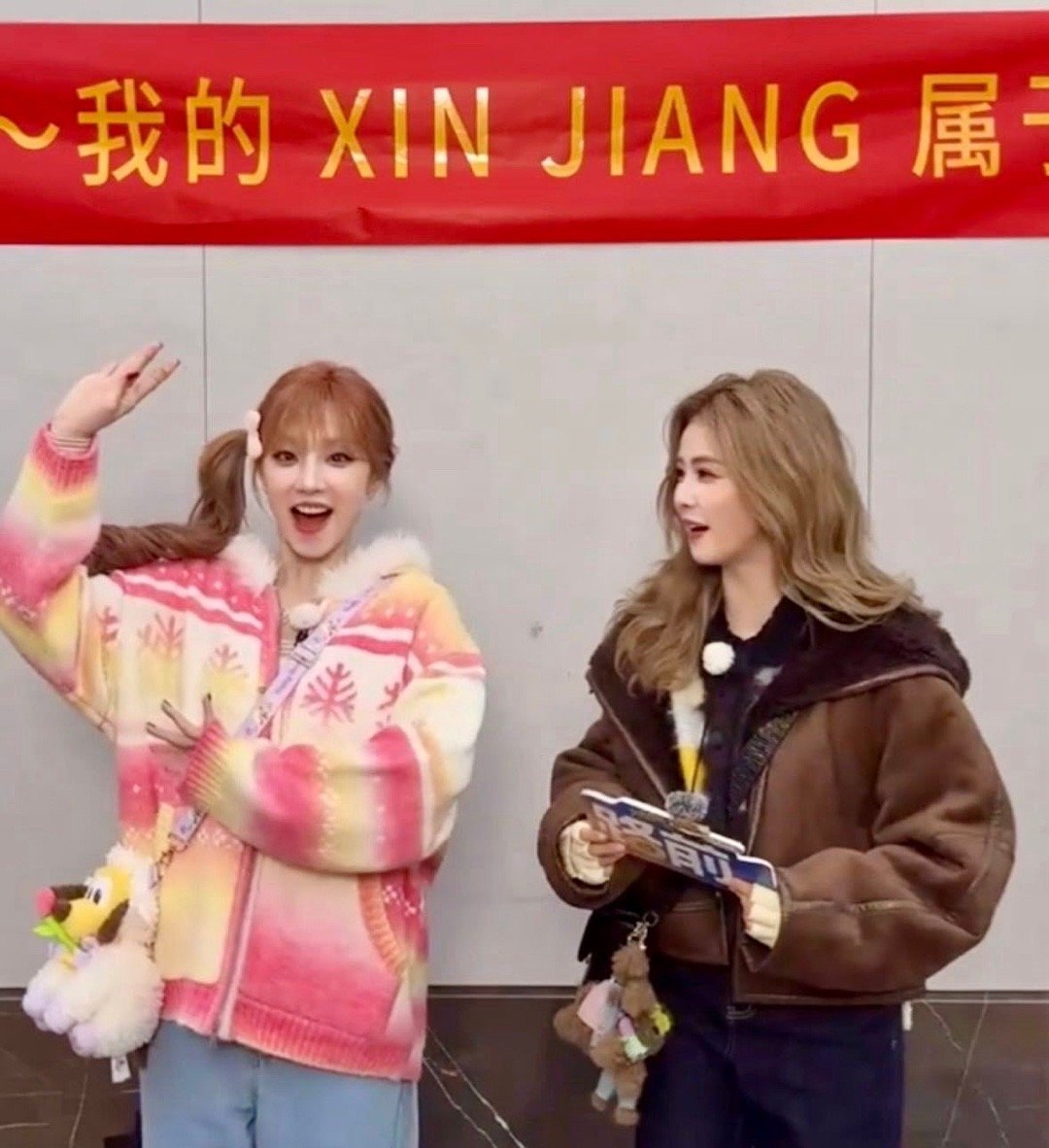 白鹿宋雨琦互换发色奔跑吧 梦幻联动！白鹿金发像撒了阳光，宋雨琦深棕发自带温柔滤镜