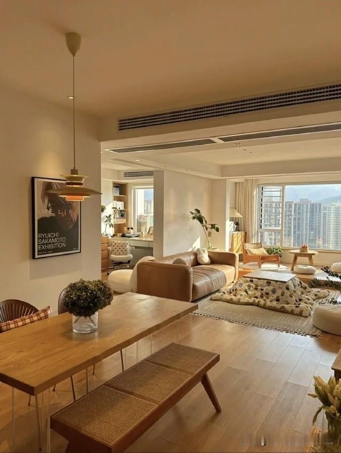 过去楼市黄金时代每年都有暴富的机会，不是吹的，而是客观情况。
我们就拿房地产来说