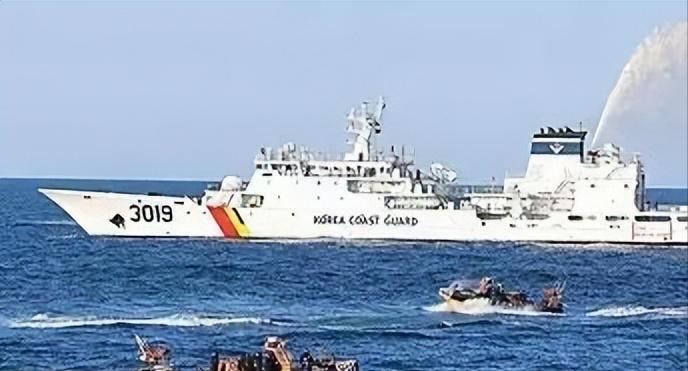 5月9日据韩联社消息，韩国海警在仁川白翎岛附近海域，以非法越界捕捞为由查获两艘我
