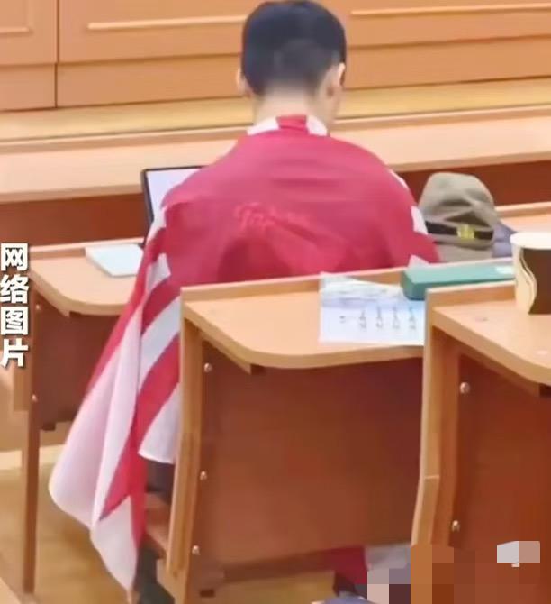 到底什么样的家庭，能培养出陈宇昕这样“精日”的人？查完他的底细，让人觉得荒谬又愤
