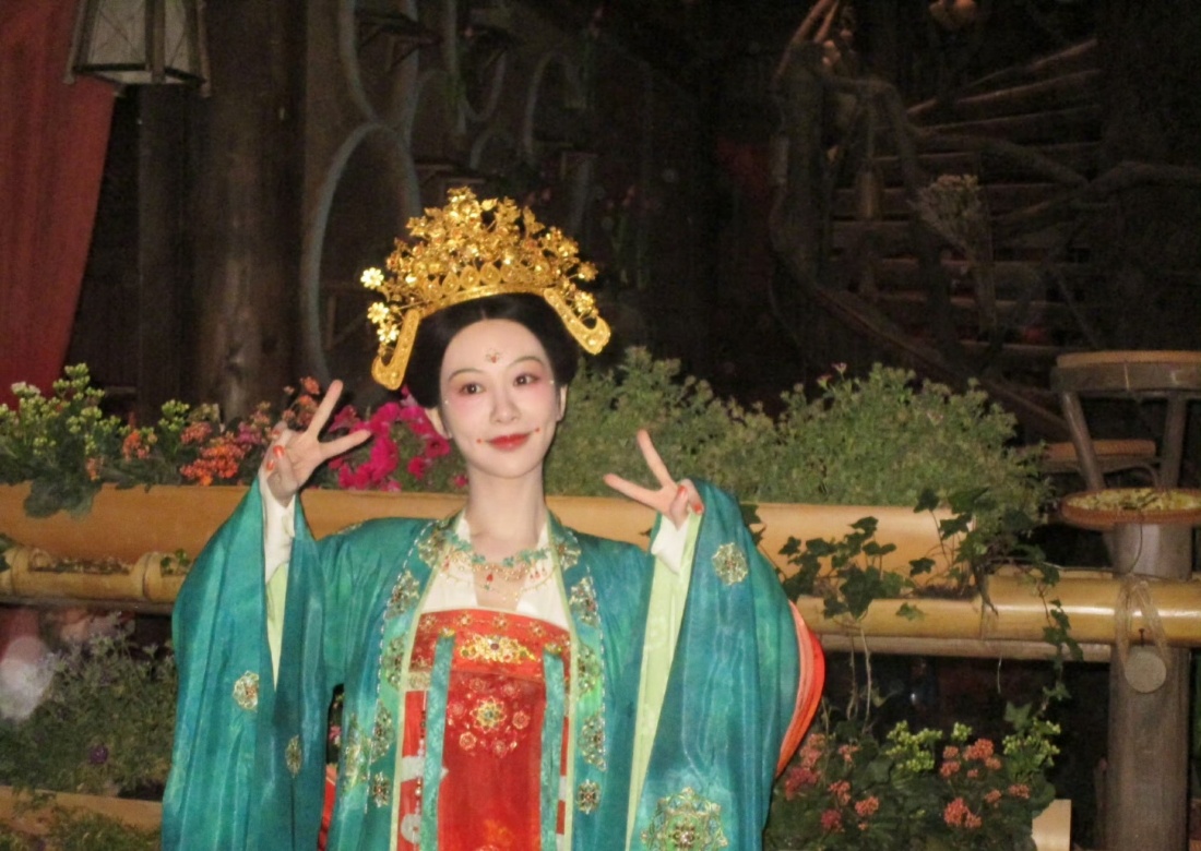 杨紫回复了锦绣芳华所有人，杨紫就是最好的何惟芳[泪]，紫妹我们会一直支持你的！！
