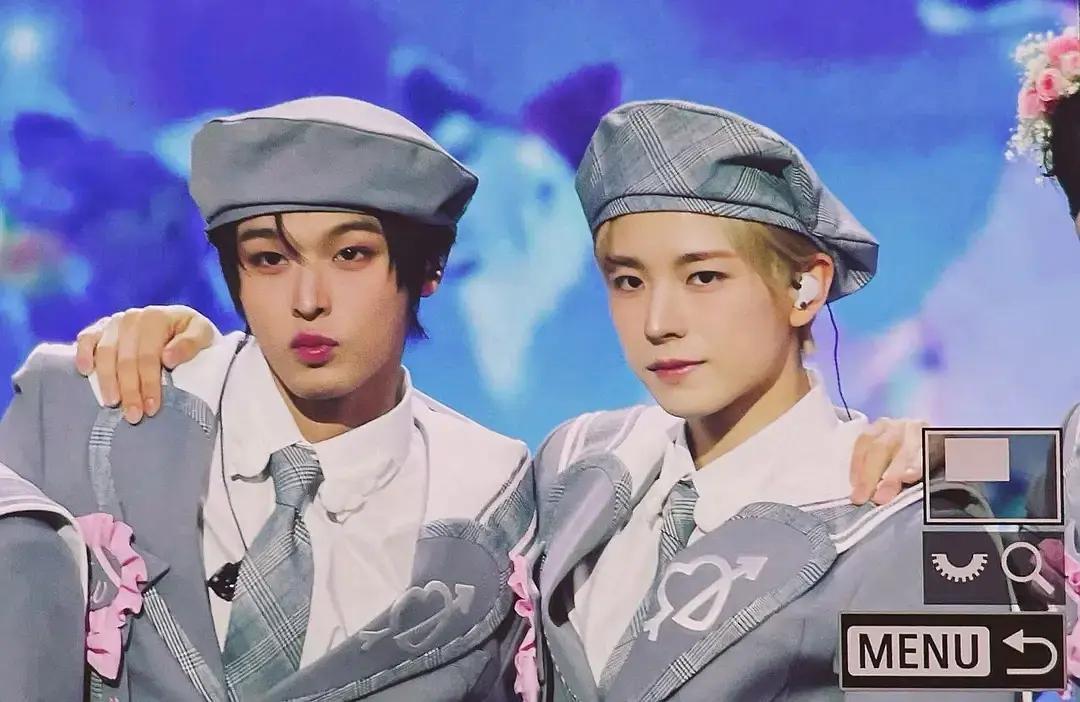 riku 和 yushi 这是在 cos 茶叶蛋和水煮蛋吗？ 