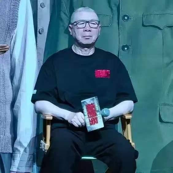 冯小刚估计后牙槽都要咬碎了，
他怎么都想不明白，
好片能赚大钱就算了，可凭什么烂