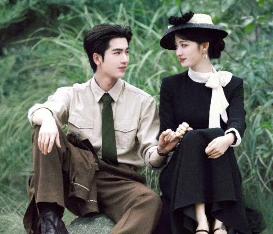 张凌赫 王楚然 这一秒过火新海报！太养眼啦