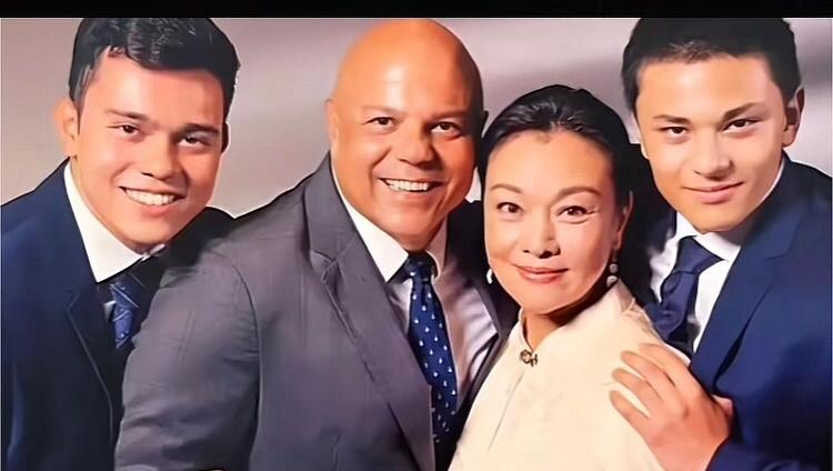 史可夫妇与两个儿子