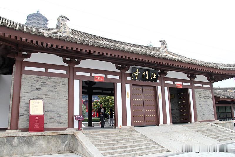 👑 为什么说兵马俑是“第一”？

在官方和大众认知里，兵马俑的地位难以撼动：