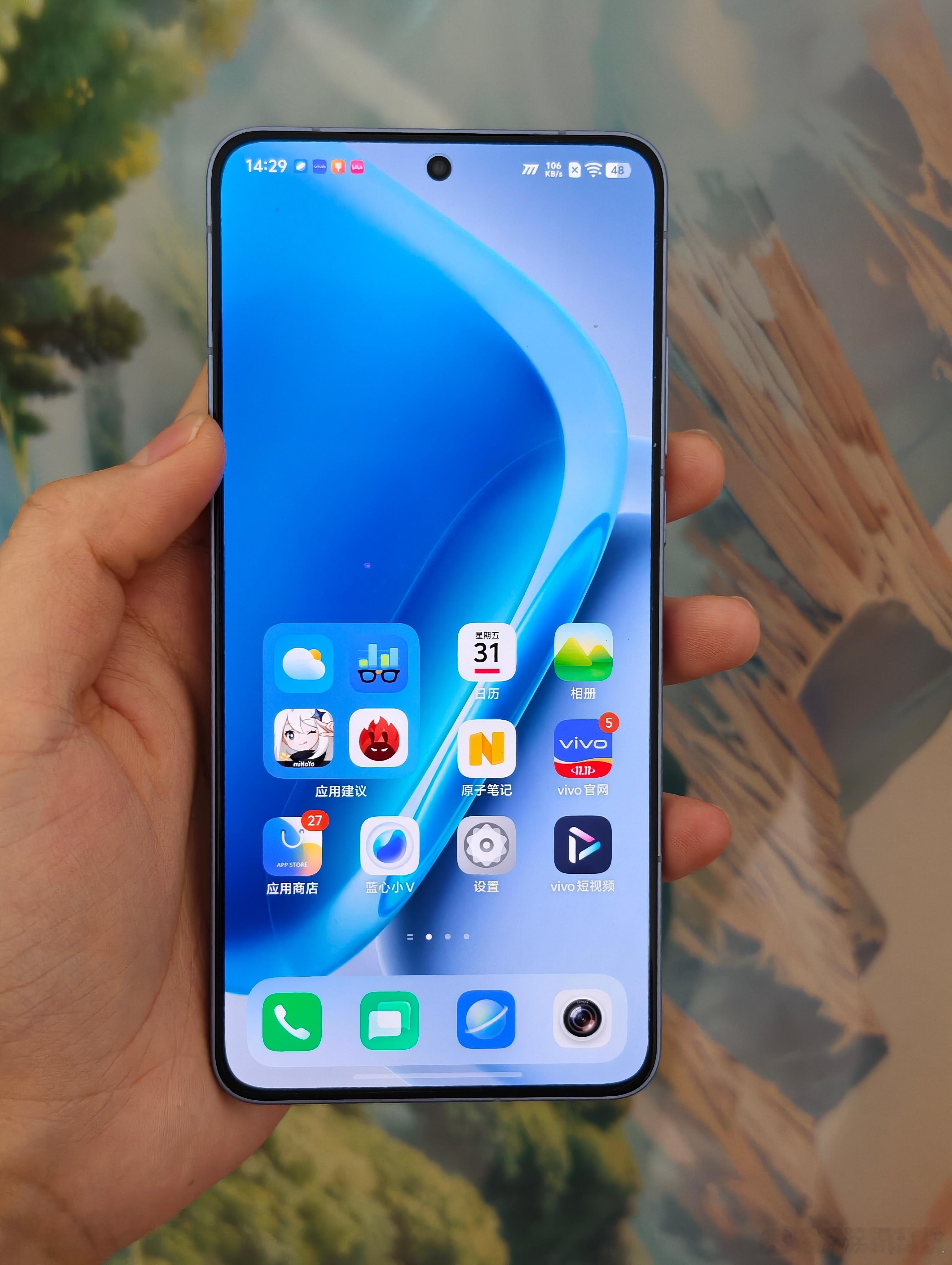 或许是看惯了很多素雅的配色，这款“面对疾风”属实有惊喜到我，就是觉得设计师的ID