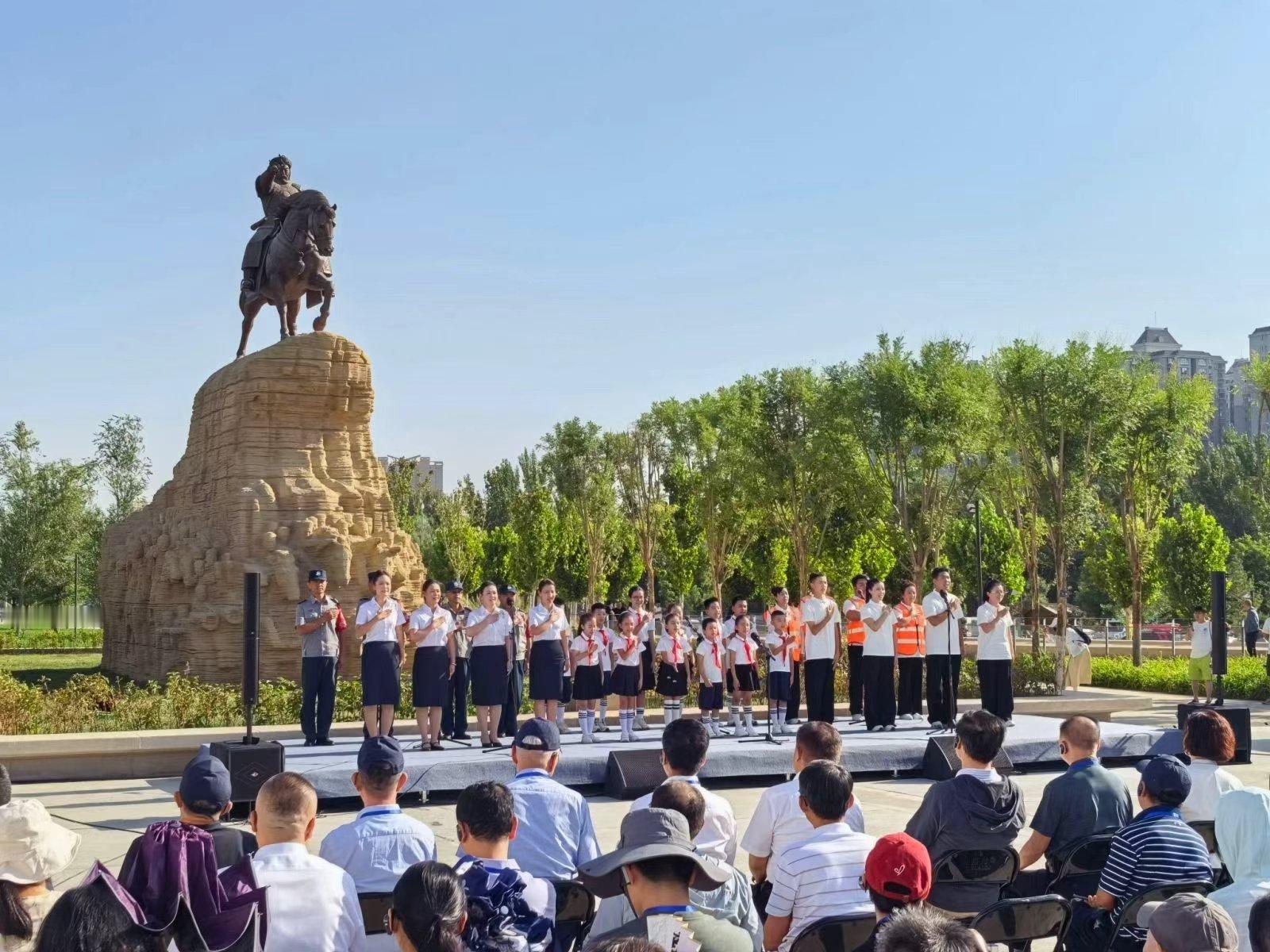 哈密左公复疆雕塑正式落成新疆再添爱国主义文化新地标左宗棠与边疆治理 雕塑落成哈密