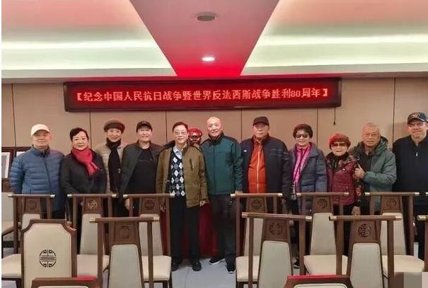 四野后代联谊会一直有个不成文的规矩，每次聚会落座，大家都会按照父辈当年的军衔高低