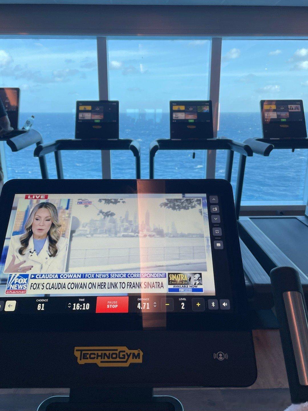 生活手记第十二天，完成新西兰之旅，重回海上返航今天海上风浪明显比前几天大，颠簸强