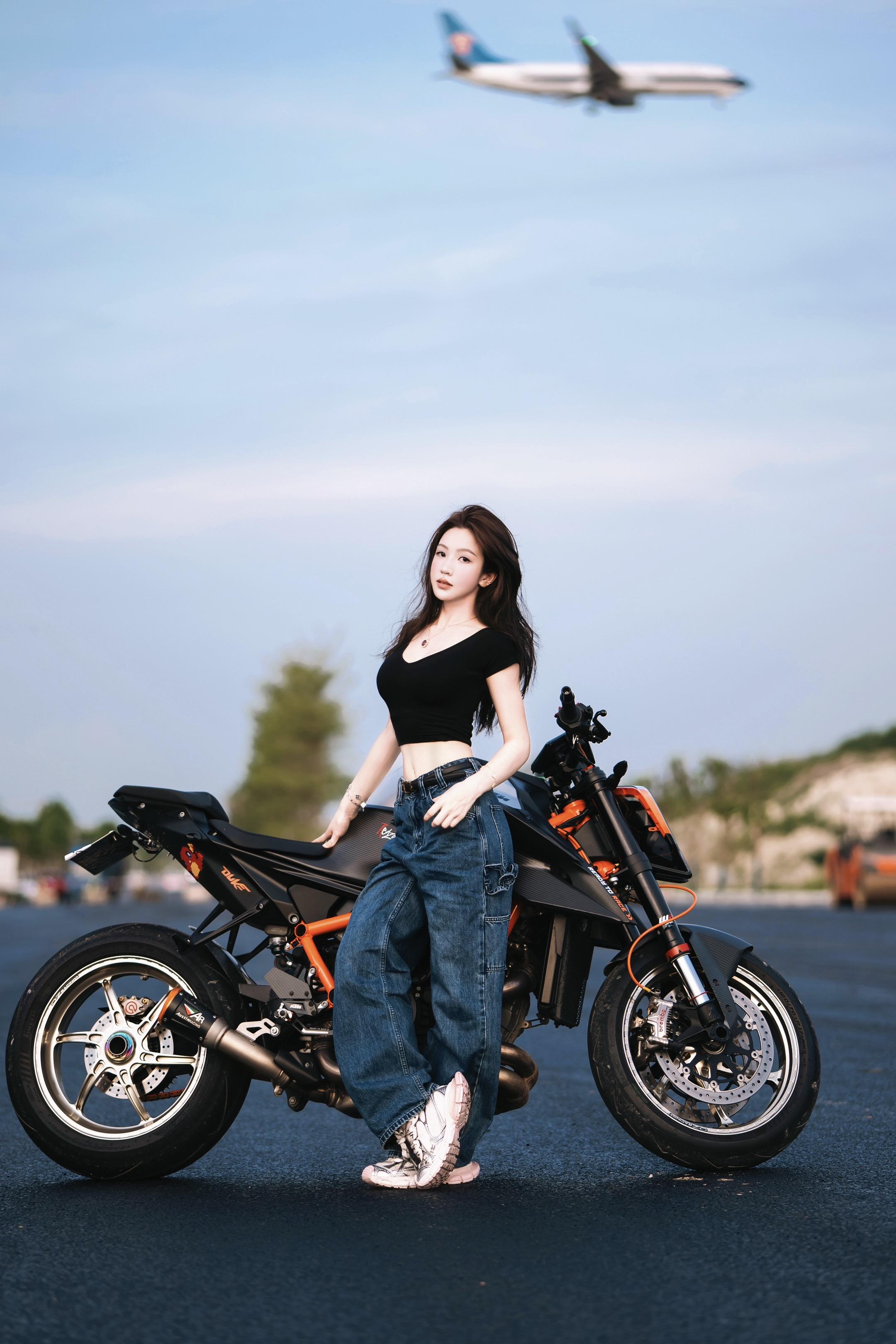 这个世界慕强 看脸 看权 看钱 唯独看不起少女贫穷时的真心