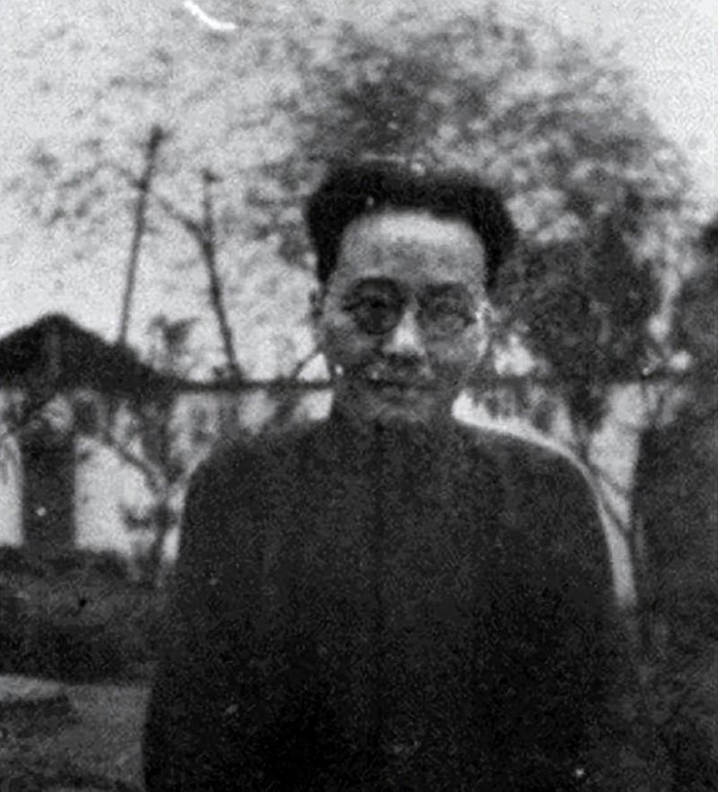 1975年，周养浩特赦后非要去台湾投奔蒋介石，刚到香港蒋介石就死了，他在酒店等了