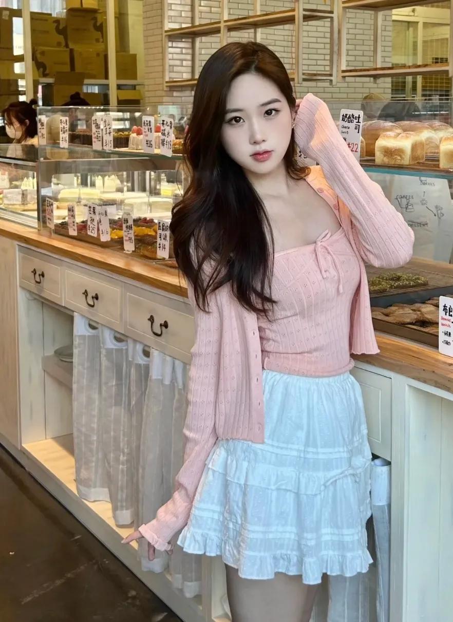 漂亮的女孩妹妹，情侣款。