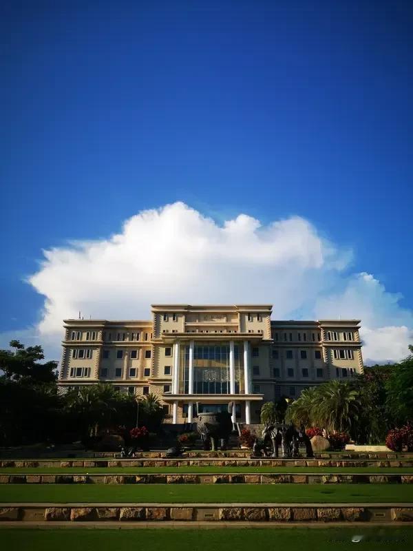 惊！河北高考本科录取分数线“大幅下降”，整整降了60分！三亚学院通信工程专业在河
