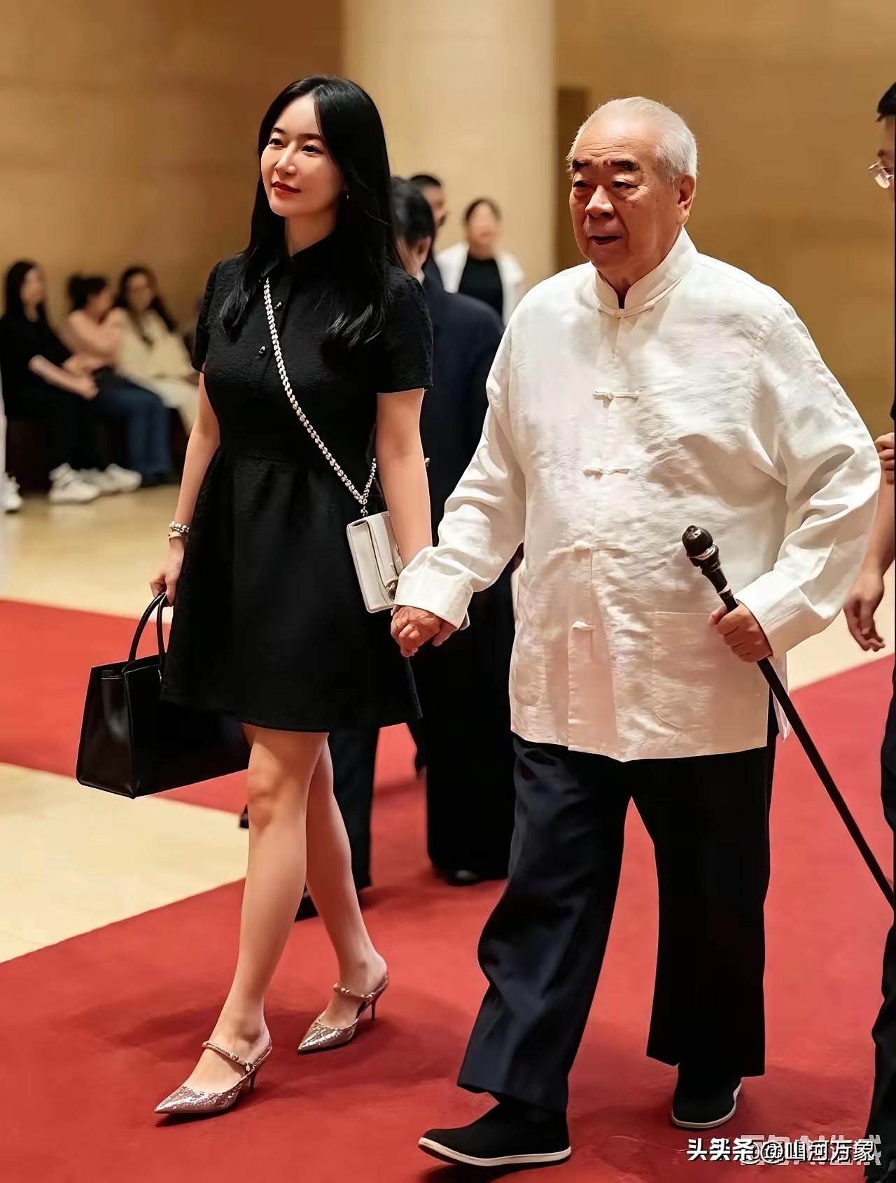 著名画家范曾夫妇
