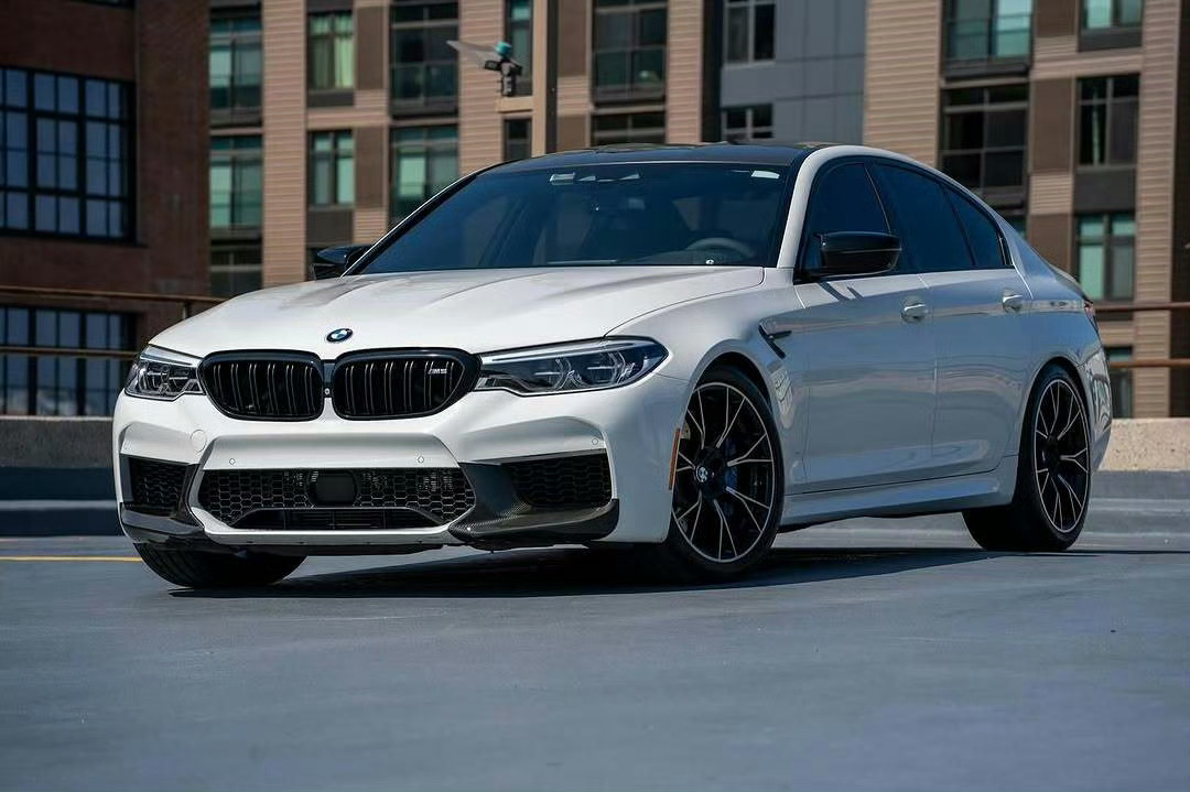 宝马 M5 Competition [酷][酷] 