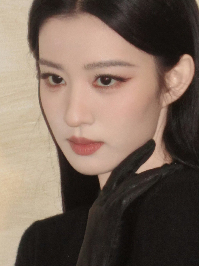 王楚然 黑天鹅谁被王楚然今晚的造型美到失语！ 