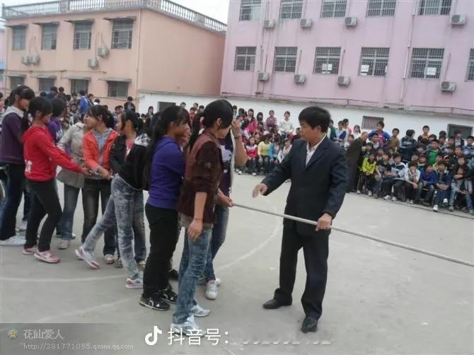 吐槽当下初中学生的学习状况
他们并不笨，营养方面绝对是跟得上的，甚至可以说是过剩