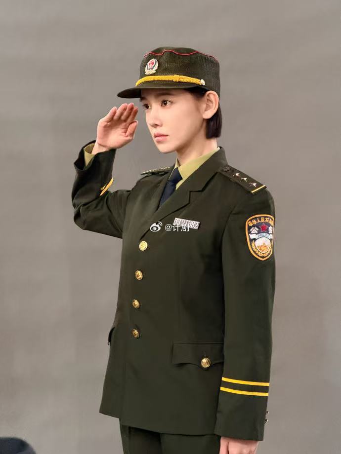 李沐宸道歉 从长剧女配到短剧女主，李沐宸一步一个脚印走过来的，演技从没掉过线。 