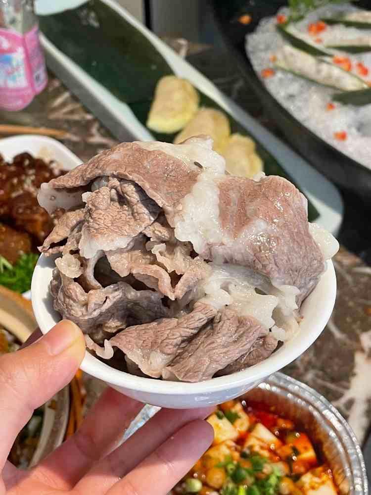 三人行骨头王汤煲火锅