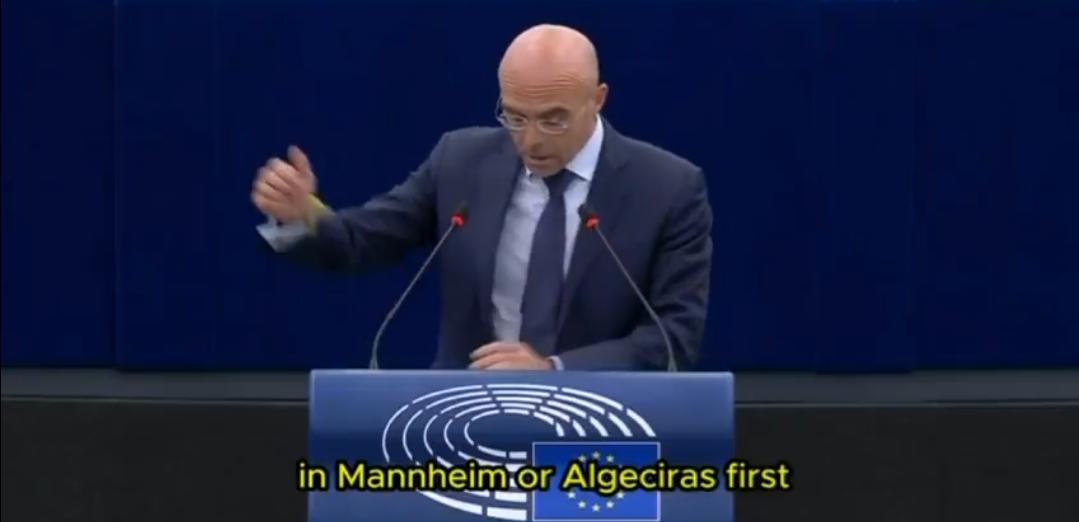 「容许大规模 非法移民 进入是一种犯罪！」

西班牙 欧洲议会议员 JorgeB