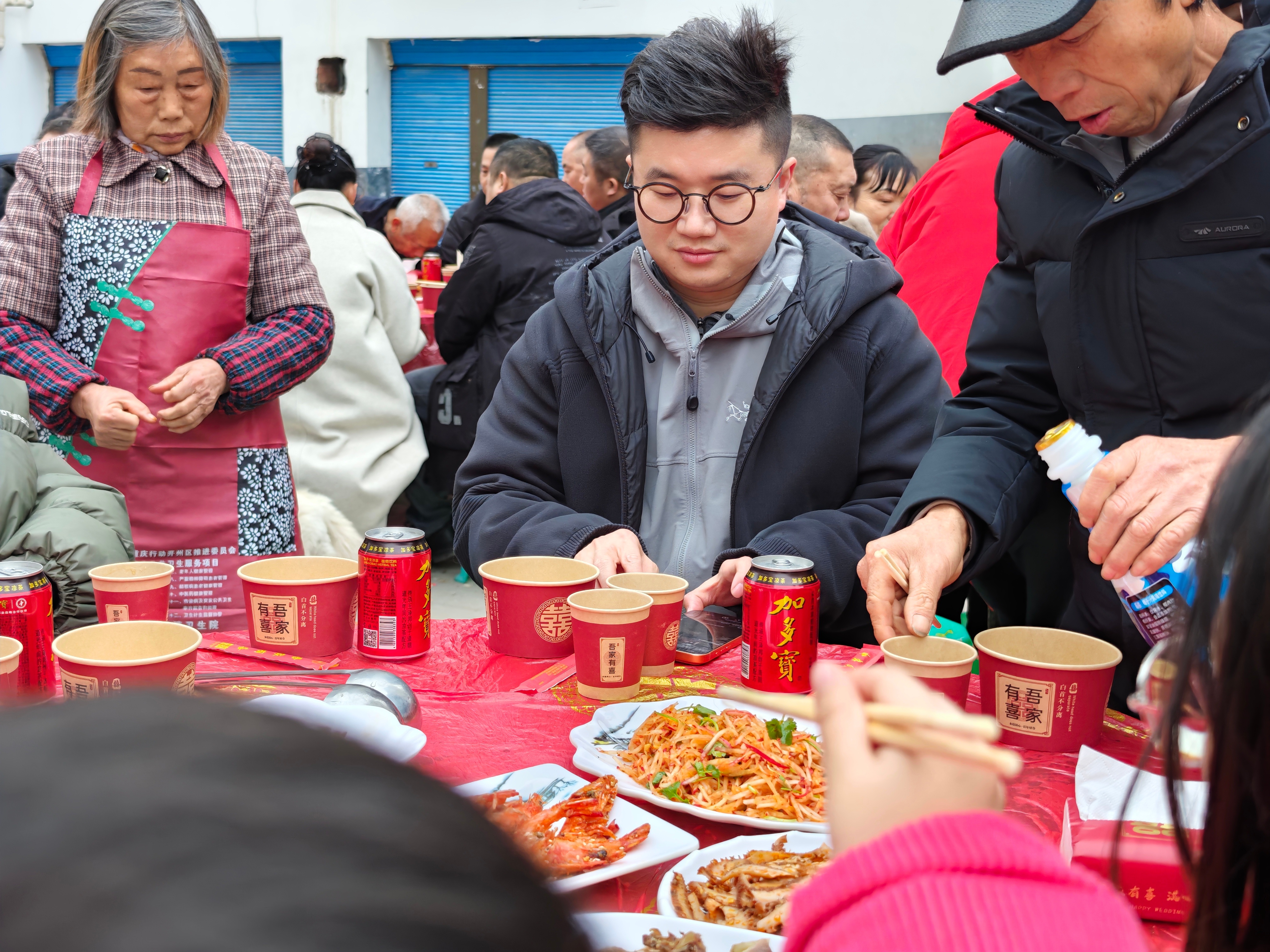 硬粉们上桌啦！开席了
