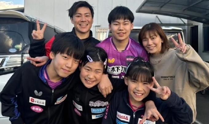 松岛辉空为何被称为少爷？
因为他从小就肩负赚钱的重任。

松岛打完欧洲大满贯，