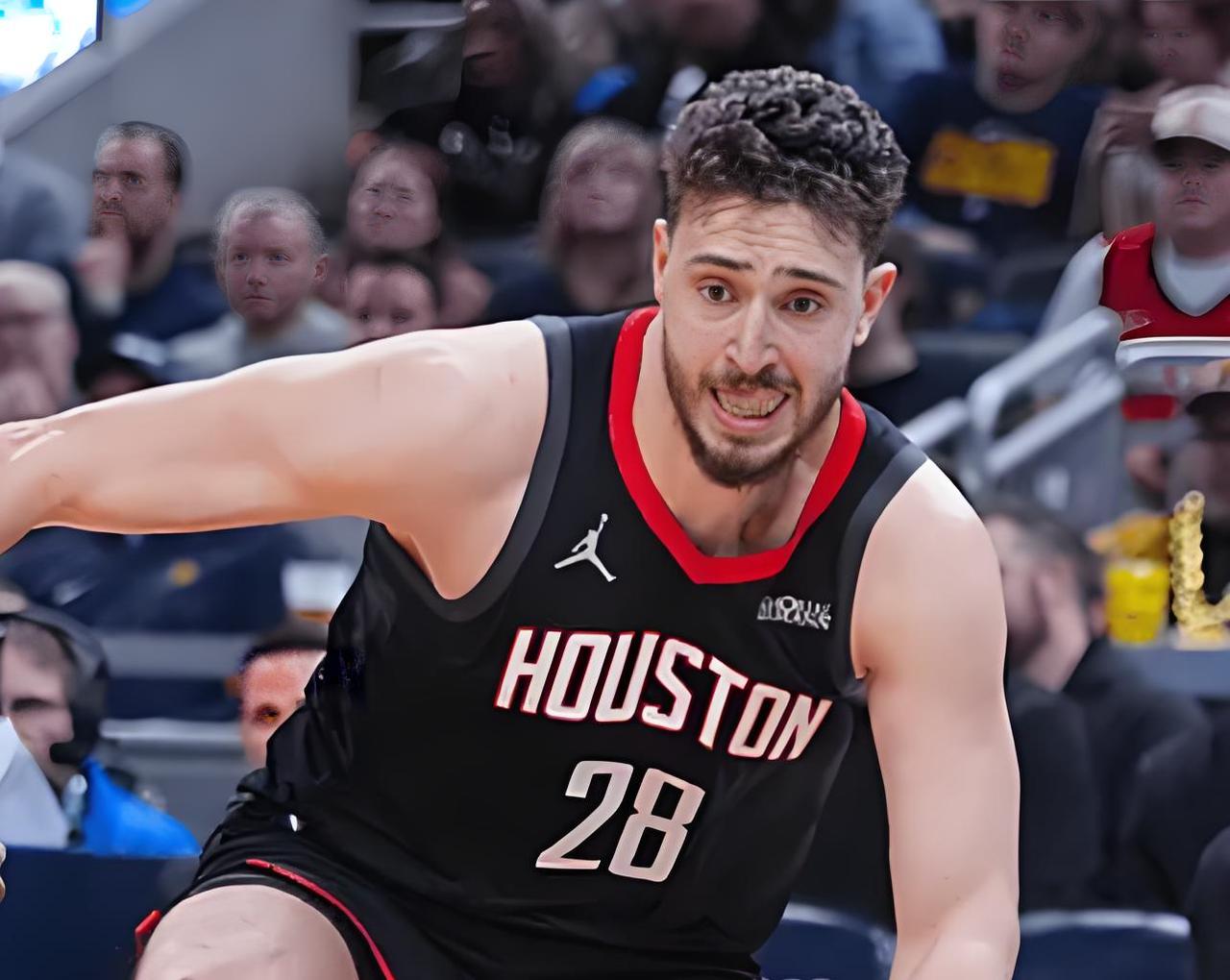 申京是有多么不受待见，砍下39+16+5的他正负值仅排在全队第四位。

同步行者