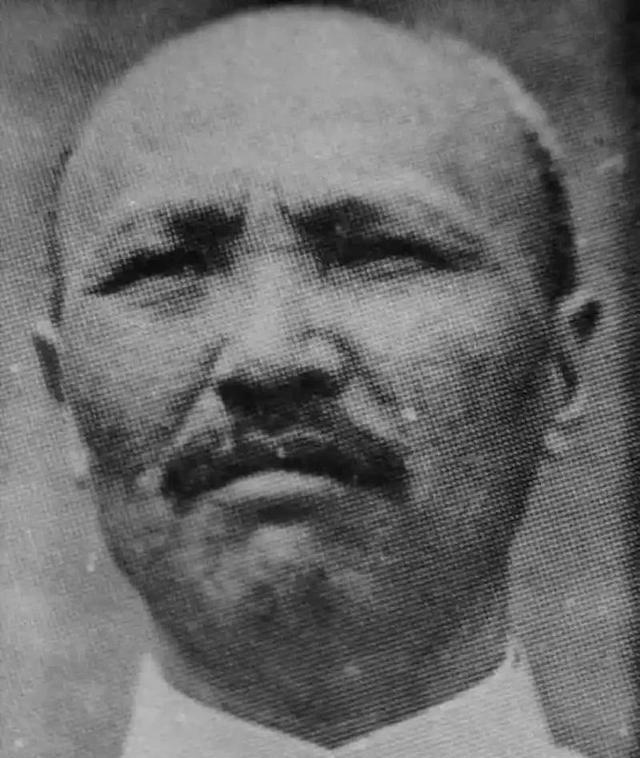 1947年4月，孙殿英在汤阴的老巢被解放军包围，那是他一生中最绝望的一刻。这位曾