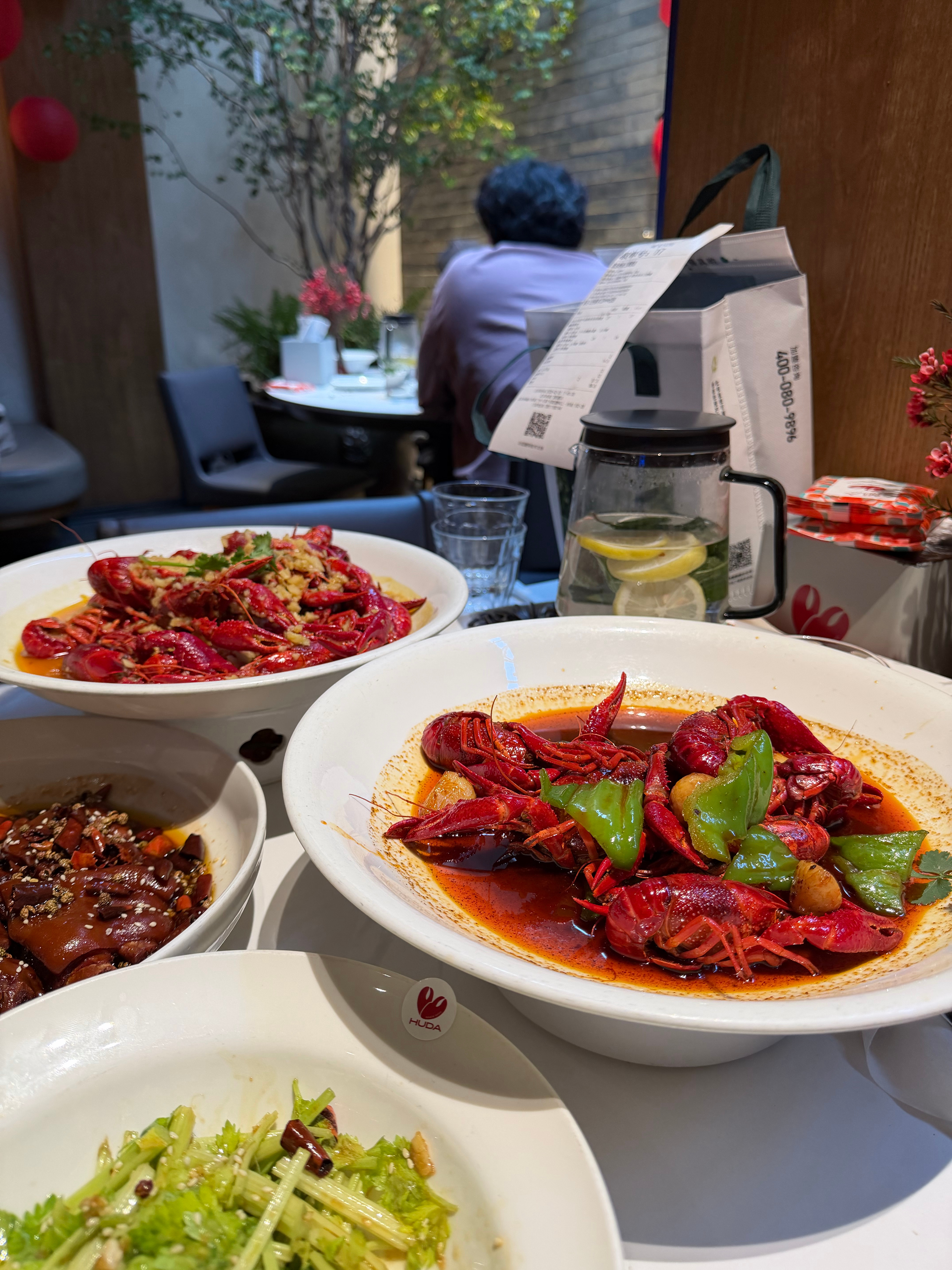 两天两顿吃的我半夜烧胃明天开始减肥了 再暴食我要吐了 北京·胡大饭馆24h(簋街