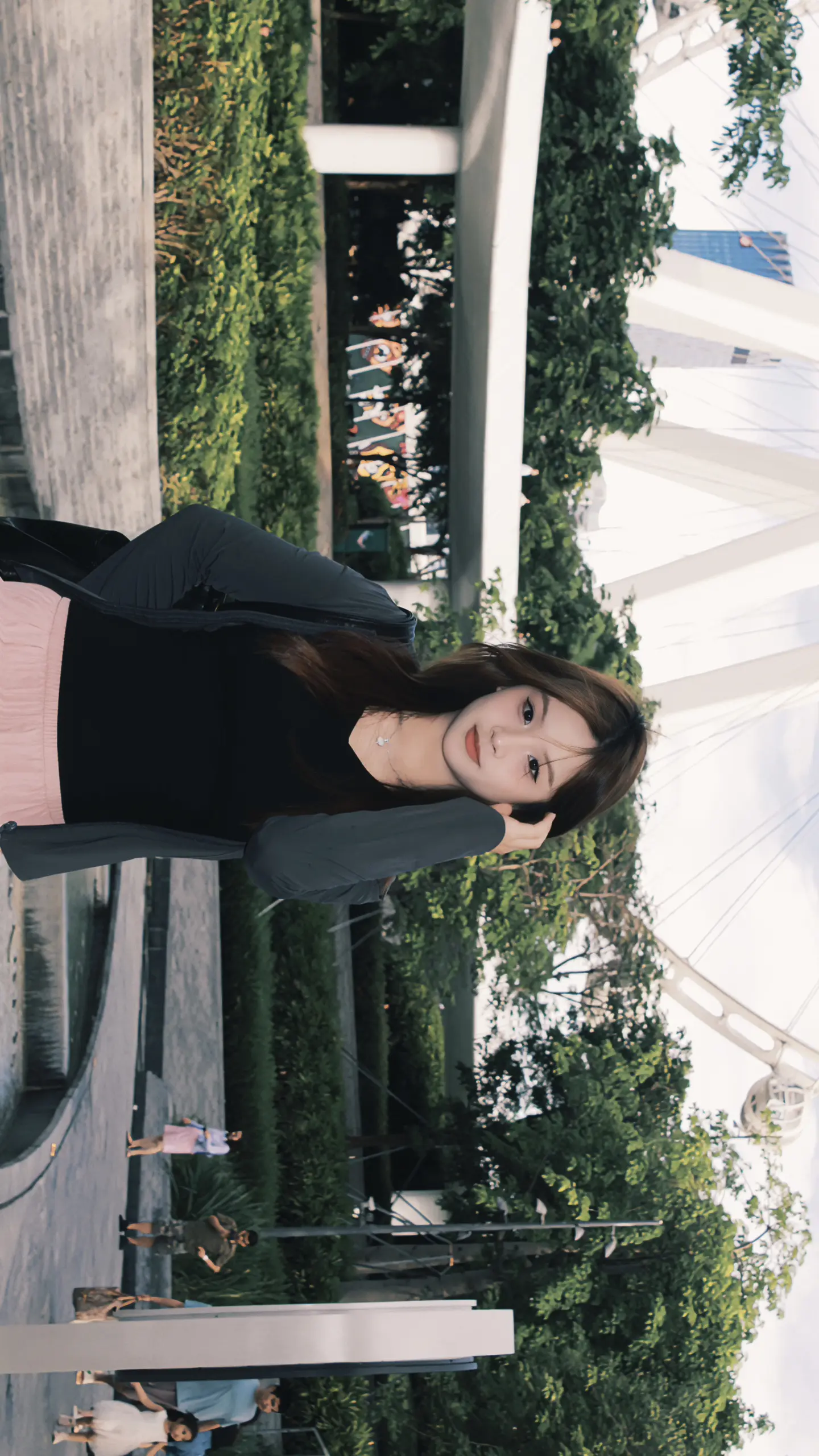 “人总是要和自己握不住的东西说再见”