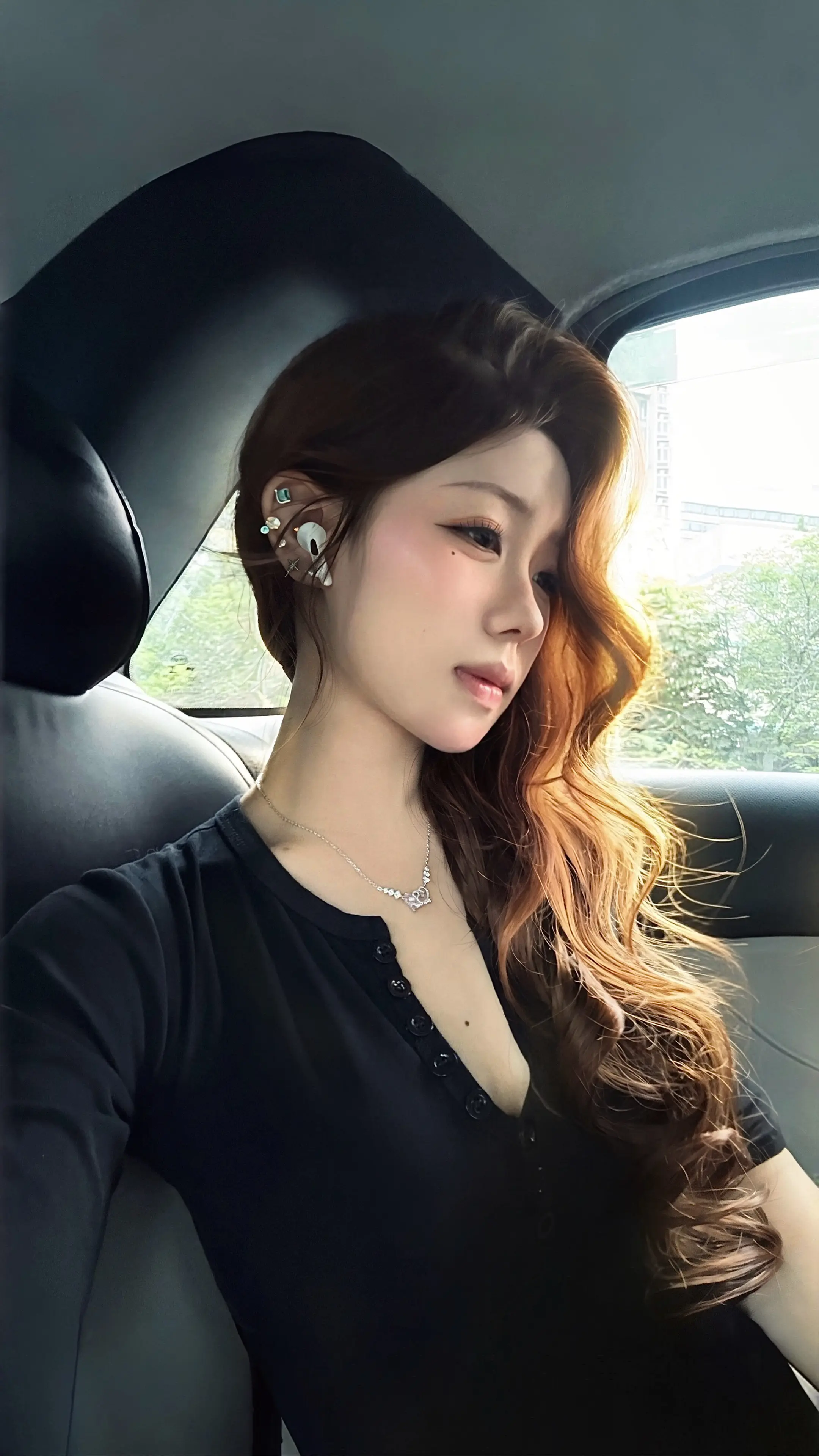 我们还能以这样稀薄的羁绊联系多少夜