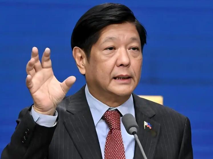 菲律宾正在走向一条“死路”！
 
地缘博弈的悲剧从来都不会自动复制，但外部势力的