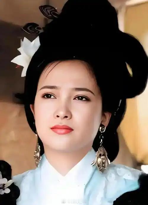 何晴去世，为什么在年轻人朋友圈偷偷刷屏？
一个看似“过气”的女演员，竟让全网年轻