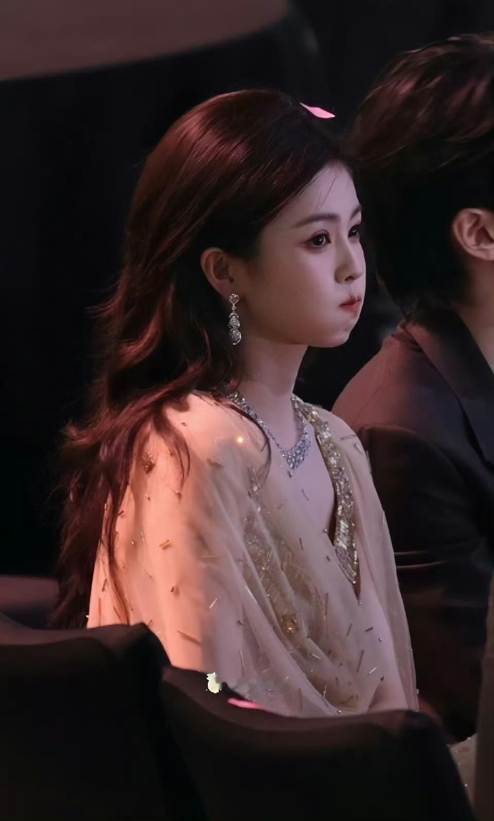 百变白鹿,哪款是你的最爱? 
白鹿 内场美图，实在是美丽🤩