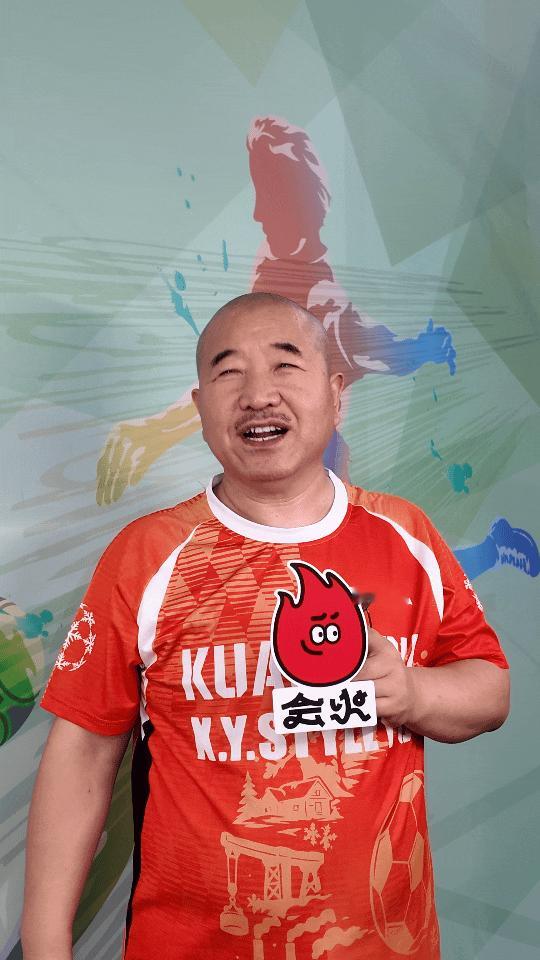 不知道的以为是乡村爱情番外篇刘能腿脚啥时候这么利索了镜头里的乡村布景格外眼熟，差