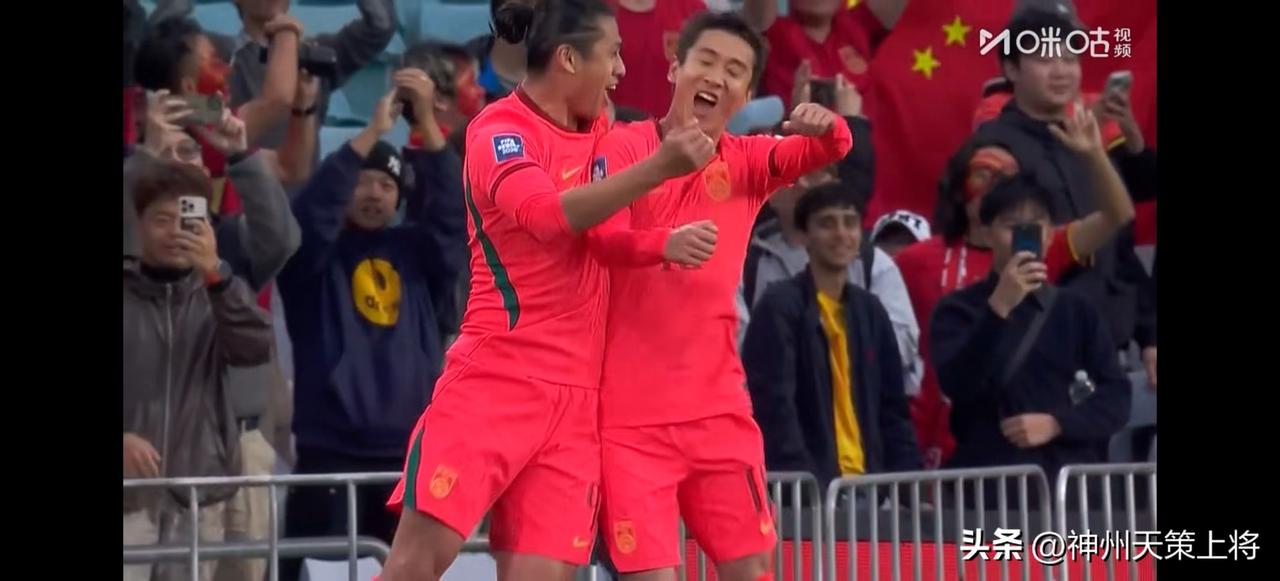 跟着国足学地理！中国男足2-0拿下世界杯新军太提气
 
国足国际足联系列赛，邵佳