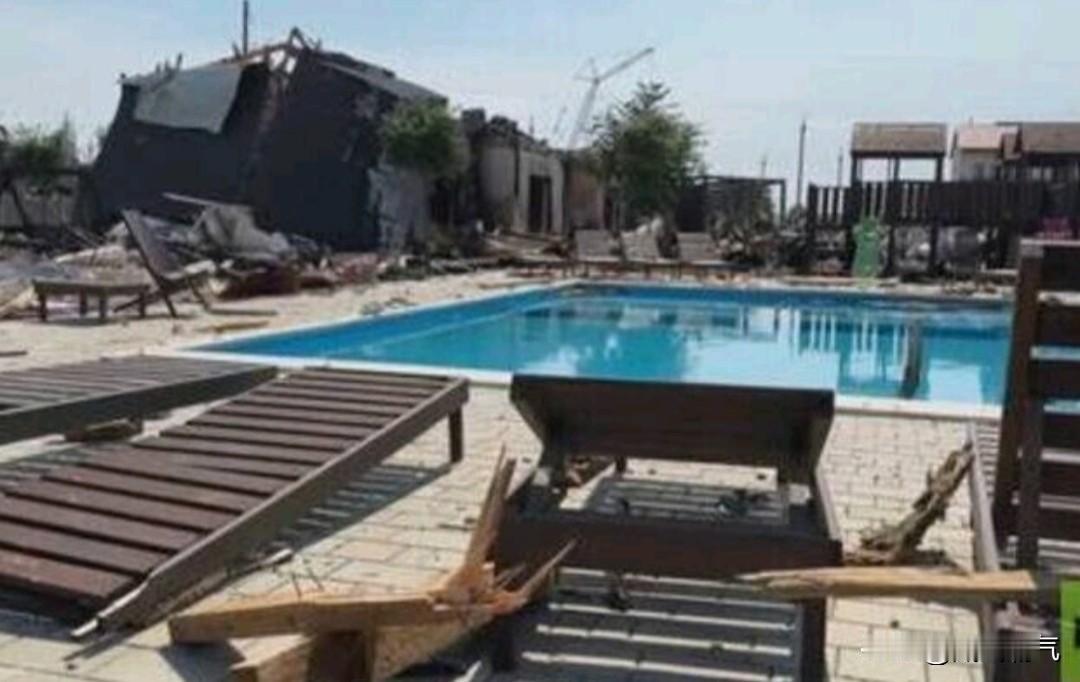 发现大鱼了，乌军这次炸死了俄罗斯无线电频率中心高官，还炸死俄高官13岁儿子，重伤