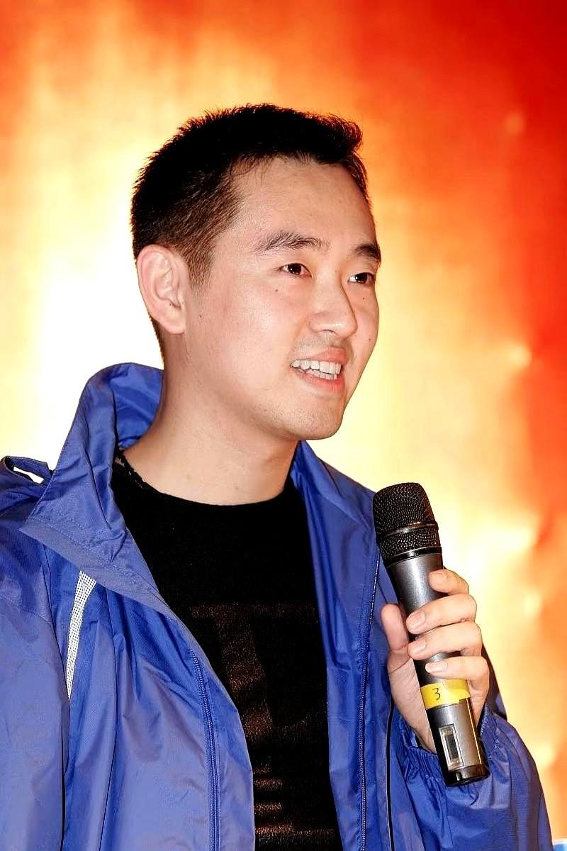 我天，刚才刷到一个消息，给我震得半天没回过神。当年的乒乓王子孔令辉，现在在做紫砂