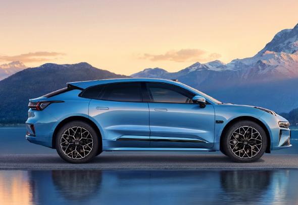 极氪最近是越来越火了
新车实力也是越来越能打了
但站出来维权的老车主也是越来越多