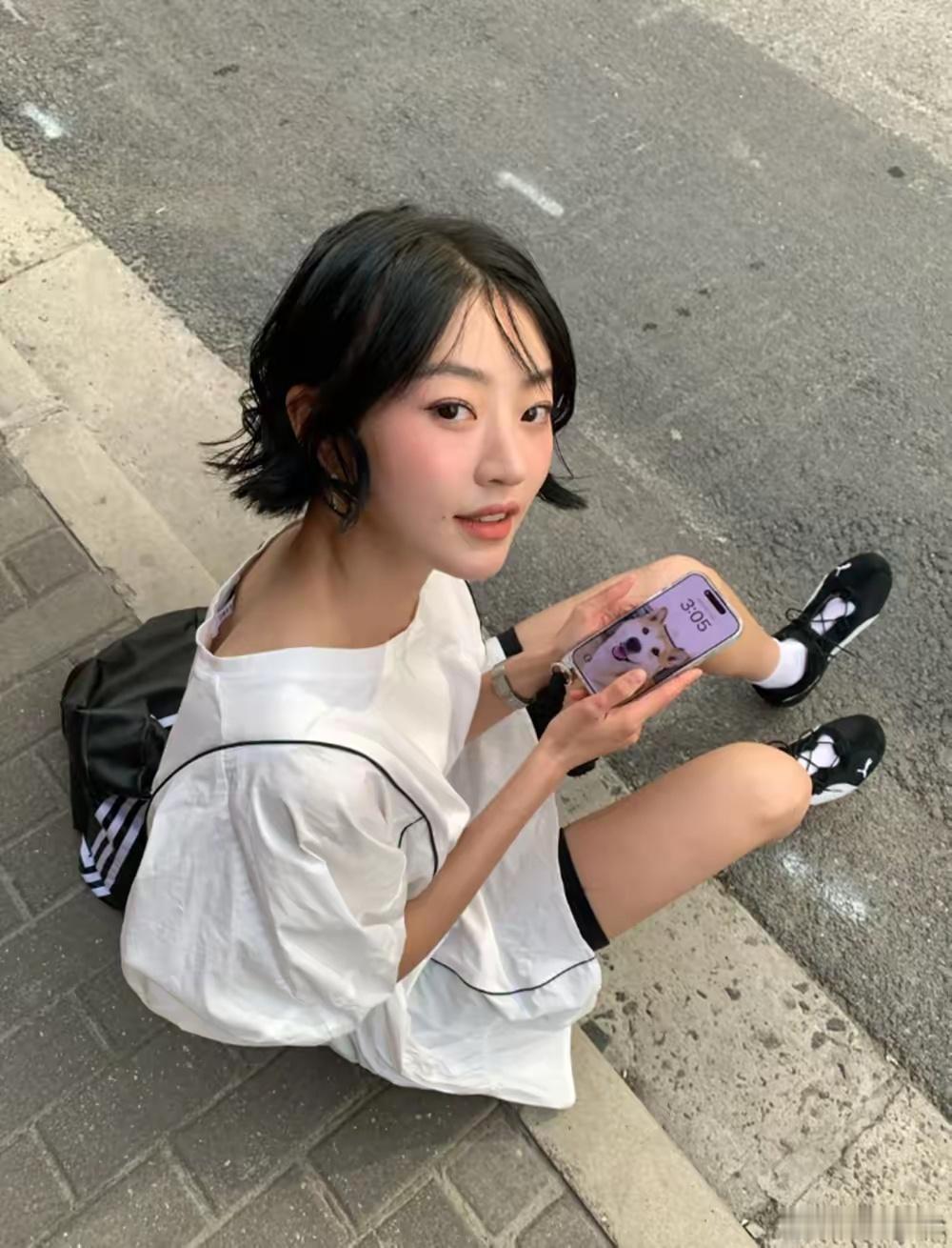 纪凌尘五一和韩国女友约会，女友174高个漂亮有气质，恋爱4年很甜 ​​​
