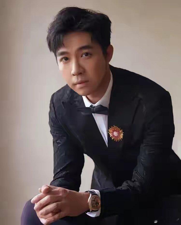 俞灏明，因为单方面告白，被全网调侃。其他明星官宣恋情都是晒合照，收祝福，他也是晒