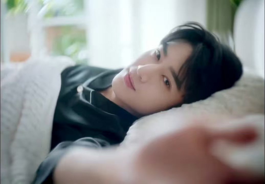 张康乐居家男友氛围感 ​​​这是谁的居家男友？！代入感太强已经在和张康乐谈恋爱了