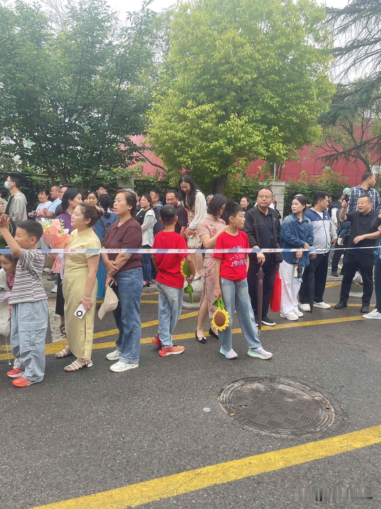 想问一下考生或家长，700万和700分你选哪个？